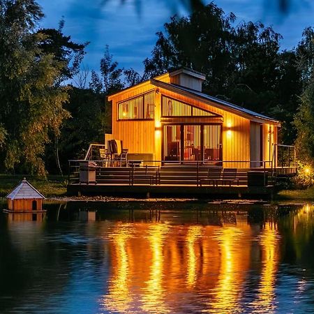 Woad Mill Lakeside Lodges Бостон Екстер'єр фото