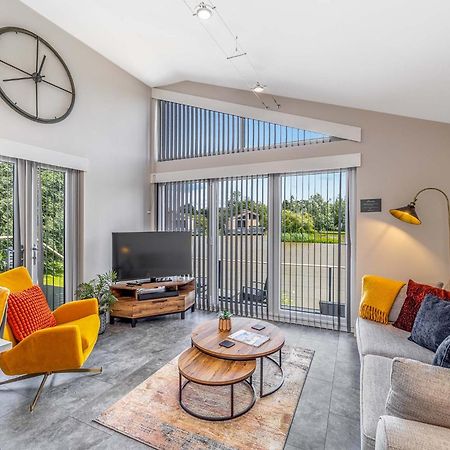 Woad Mill Lakeside Lodges Бостон Екстер'єр фото