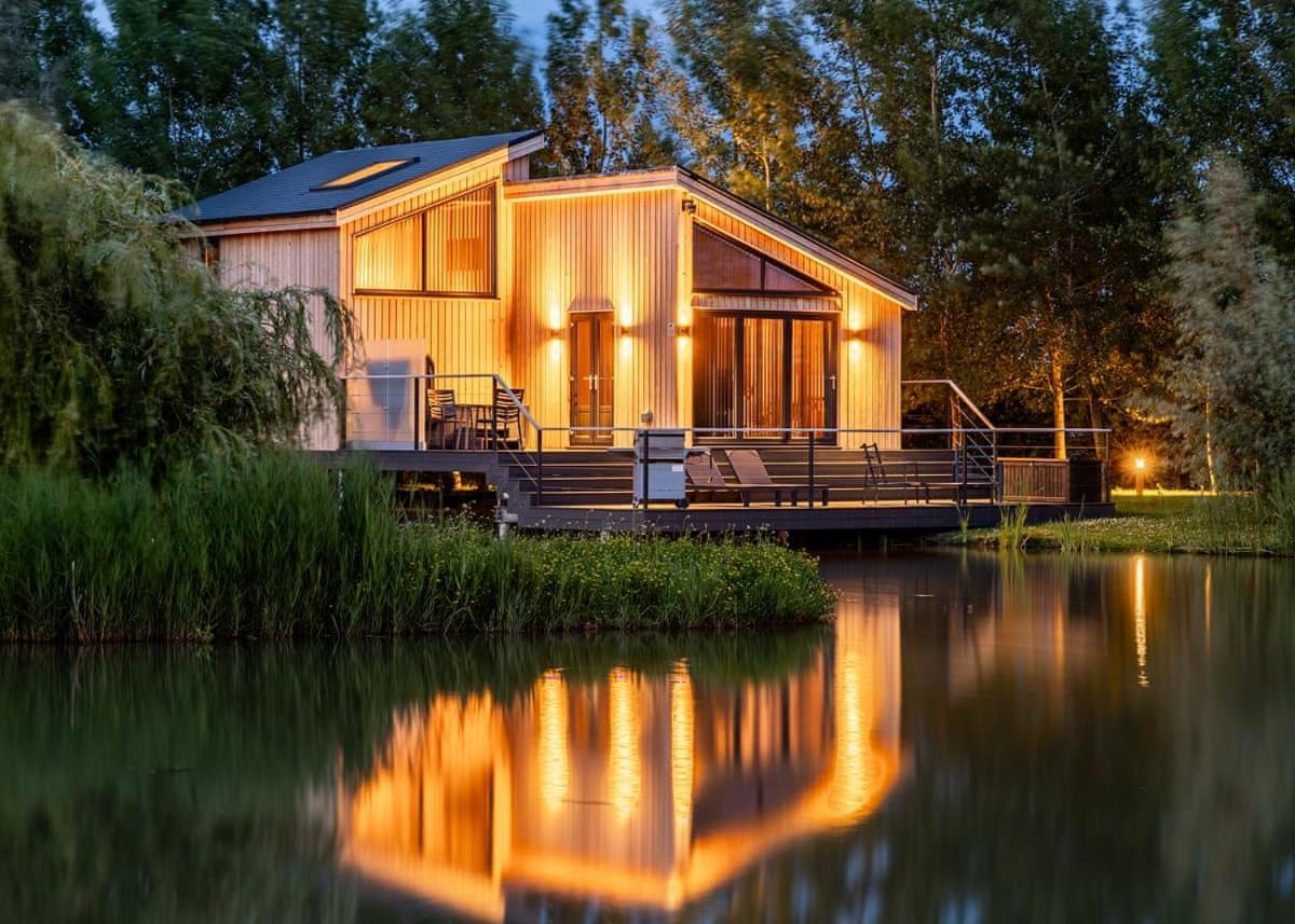 Woad Mill Lakeside Lodges Бостон Екстер'єр фото