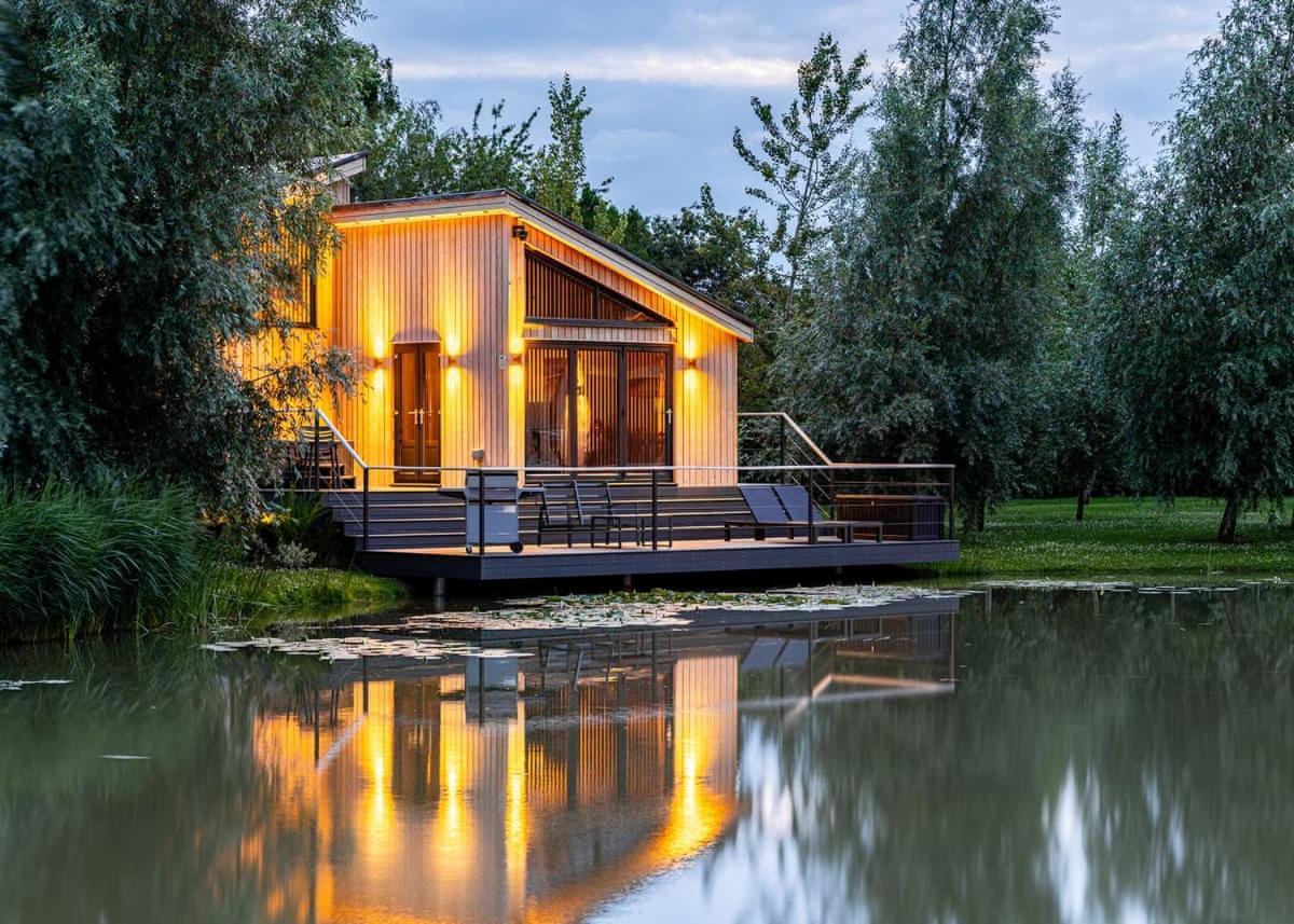 Woad Mill Lakeside Lodges Бостон Екстер'єр фото